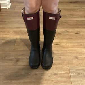 Hunter Women's Black and Burgundy Tall Rain Boots